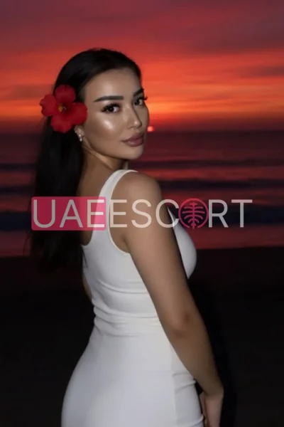 Ayla, bust size B, height 170, weight 55, age 24