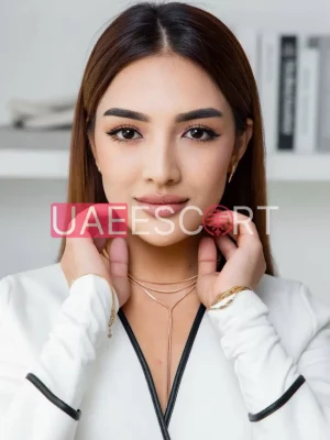 Nura , bust size B, height 170, weight 52, age 25
