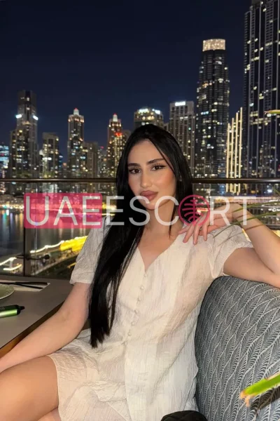 Isabel, bust size C, height 174, weight 55, age 24