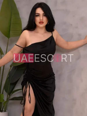 Liana , bust size D, height 161, weight 60, age 37