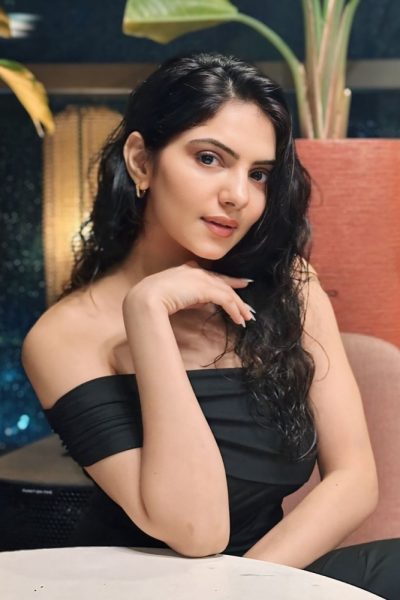 Kamya Patel, bust size B, height 165, weight 55, age 23