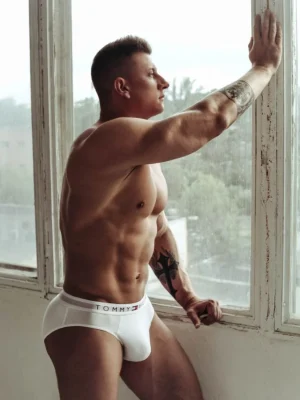 Alessandro, bust size , height 188, weight 98, age 29