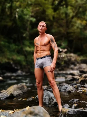 Alexis, bust size , height 180, weight 74, age 34