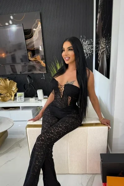 Barbara, bust size C, height 170, weight 70, age 23