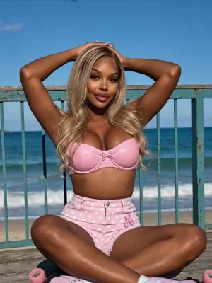 Barbie , bust size C, height 167, weight 61, age 25