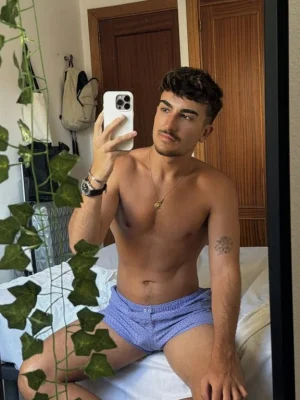 Anderson, bust size , height 175, weight 77, age 23