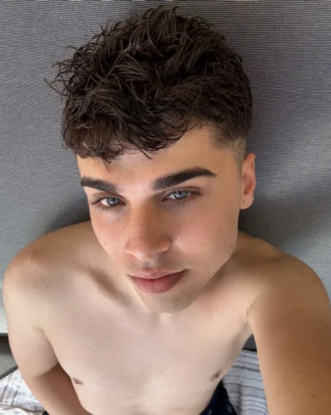 Barry, bust size , height 170, weight 52, age 19, photo 38