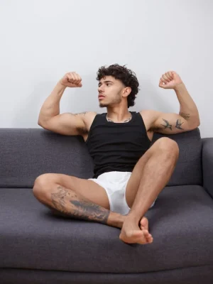 Brock, bust size , height 168, weight 63, age 21
