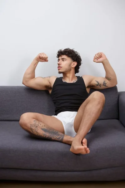 Brock, bust size , height 168, weight 63, age 21
