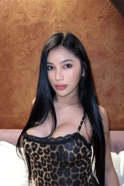 Aiko, bust size C, height 149, weight 45, age 20