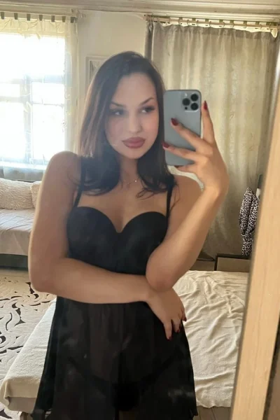 Aina, bust size B, height 178, weight 65, age 27