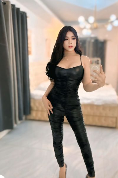Scarlet Rose, bust size D, height 170, weight 65, age 26