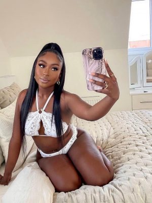 Diva , bust size D, height 168, weight 84, age 28