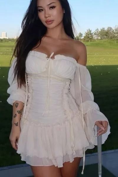 Iroda, bust size B, height 163, weight 52, age 19