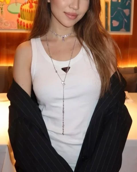 Adriana, bust size A, height 160, weight 51, age 19, photo 24