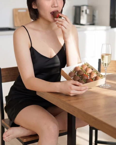Juliana, bust size A, height 158, weight 45, age 21, photo 8