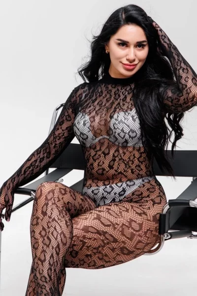 Yulduz, bust size B, height 165, weight 65, age 25