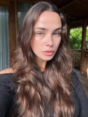 Eliza , bust size D, height 170, weight 63, age 27