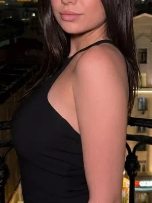Madina , bust size C, height 173, weight 67, age 25