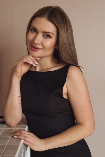 Marjona, bust size B, height 164, weight 59, age 29