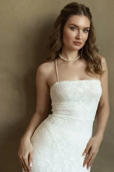 Marjona, bust size B, height 164, weight 59, age 29