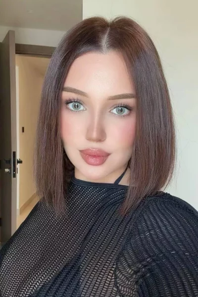 Ariadna, bust size C, height 160, weight 58, age 23