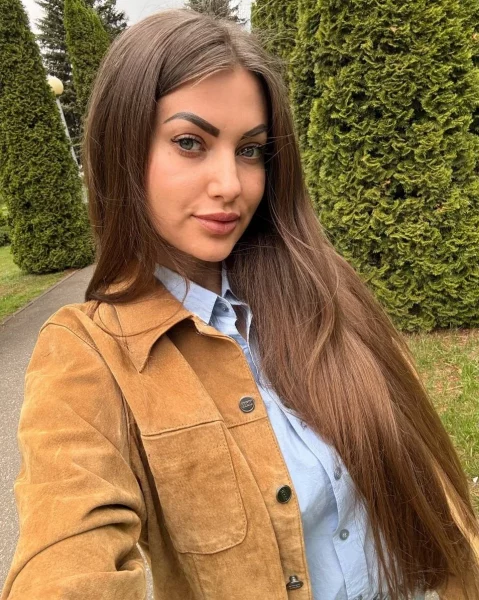 Layla, bust size E, height 175, weight 61, age 34, photo 11