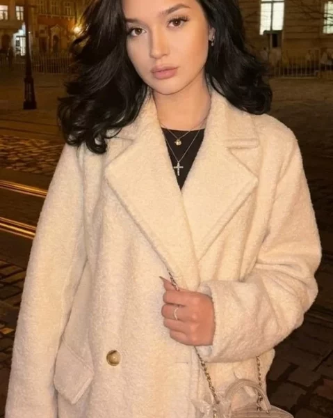 Yasmin, bust size C, height 170, weight 50, age 20, photo 15