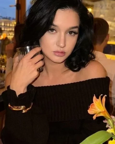Yasmin, bust size C, height 170, weight 50, age 20, photo 17