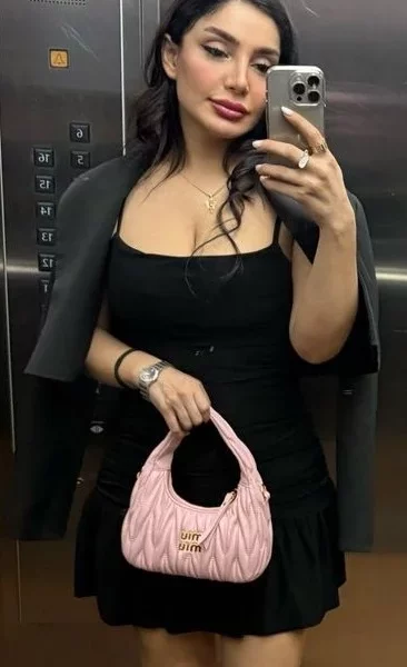 Zarina, bust size B, height 163, weight 54, age 31