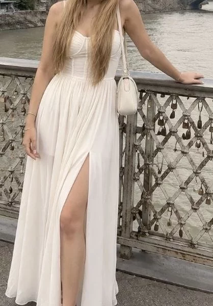 Asel, bust size B, height 163, weight 55, age 27, photo 32