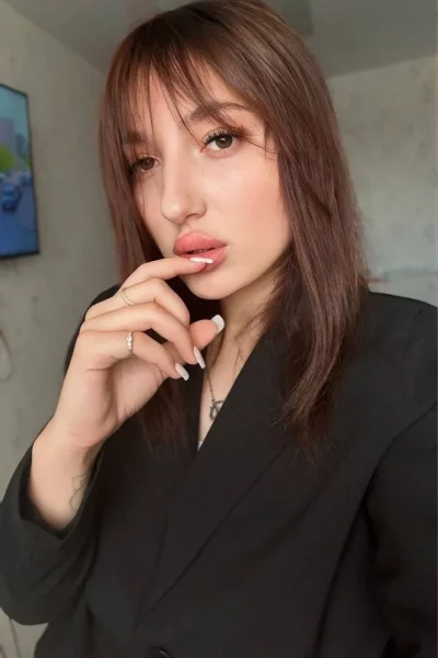 Paulina, bust size B, height 167, weight 59, age 23
