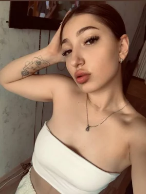 Paulina , bust size B, height 167, weight 59, age 23